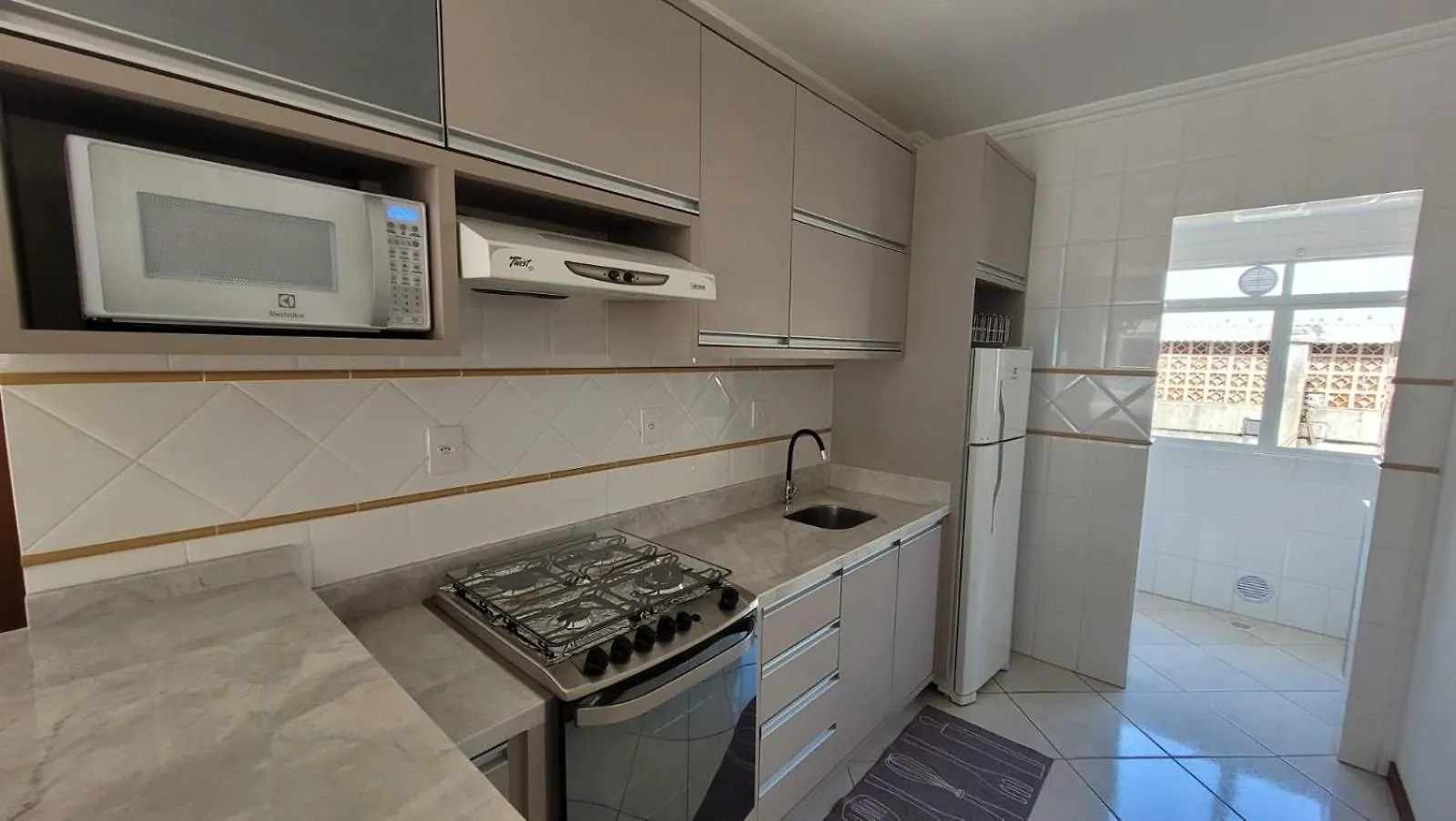Apartman B913 - Apto Para 06 Pessoas Em Bombinhas + Piscina
