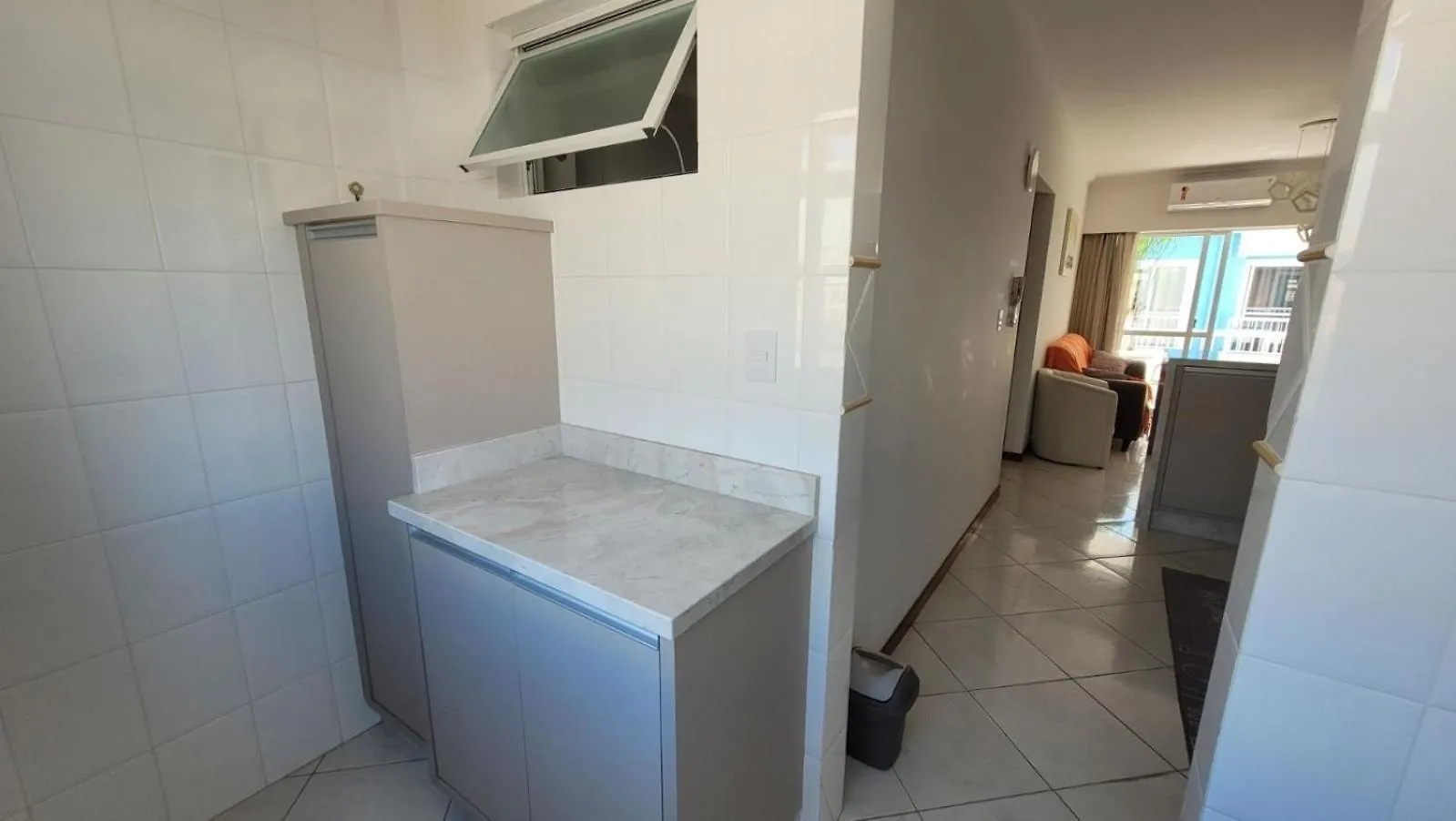 B913 - Apto Para 06 Pessoas Em Bombinhas + Piscina Apartament